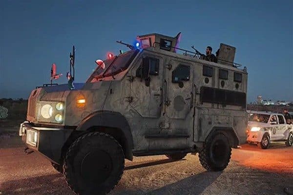 Savunma Bakanı Murhaf Ebu Kasra, X'te "Süveyde şehrinde faaliyet gösteren