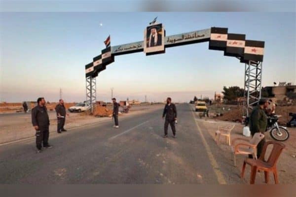 Bedevi aşiretlerinin ve Savunma Bakanlığı güçlerinin konuşlandığı El-Meliha El-Şerkiye'den atılan