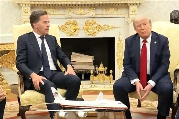 Trump, NATO Genel Sekreteri Mark Rutte ile birlikte Oval Ofis'te
