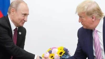 Trump, "Eve geldim. First Lady'ye, 'Bugün Vladimir ile konuştum. Harika