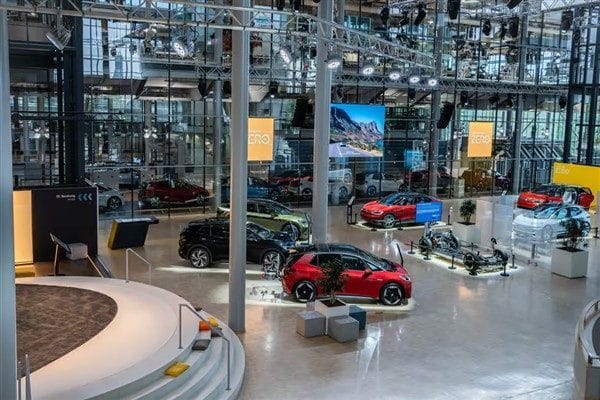 Cuma günü, otomotiv devi ABD tarifelerinin ve yeniden yapılandırma maliyetlerinin