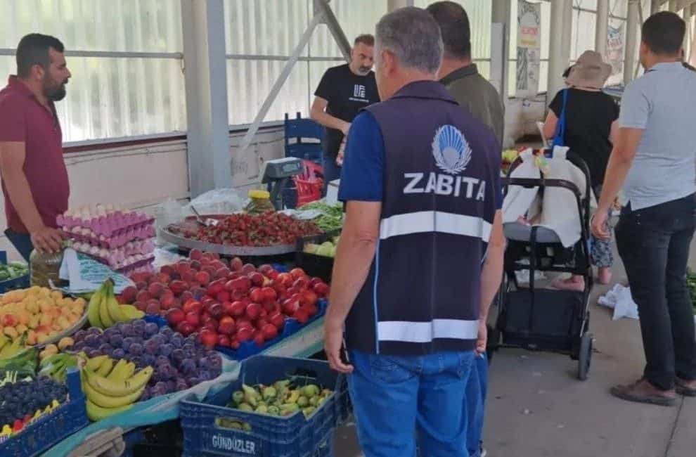 Tunceli Belediyesi, Atatürk Mahallesi Kapalı Pazar Yeri’nde zabıta ekipleri tarafından