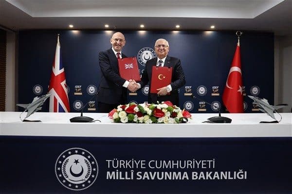 Yapılan ortak açıklamada Türkiye Cumhuriyeti ve Birleşik Krallık savunma bakanlarının;
