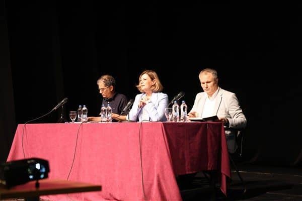 Eskişehir Şehir Tiyatroları Genco Erkal Sahnesi’nde gerçekleşen toplantıya Büyükşehir Belediye