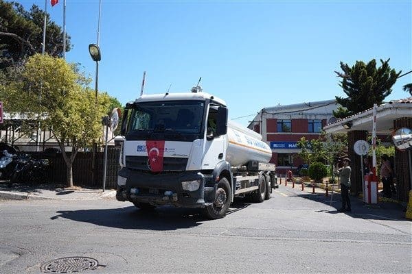 Üsküdar Belediyesi, Ödemiş, Çeşme ve Buca’da süren orman yangınına müdahaleye