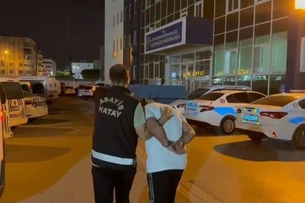 Hatay Emniyet Müdürlüğü ekipleri tarafından İskenderun genelinde yapılan genel asayiş