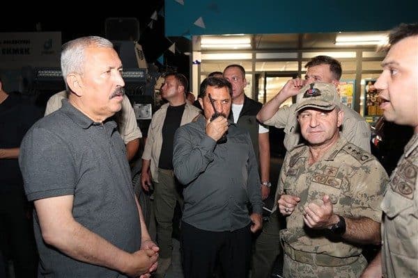 Hatay Valisi Masatlı, Dörtyol ilçesine bağlı Kırmızıburun mevkiindeki orman yangınına