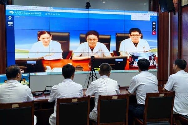 Beijing Tiantan Hastanesi ile Xinjiang'ın Aksu Şehir Halk Hastanesi arasında