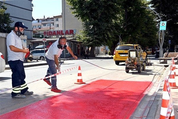Yalova Belediyesi, kent trafiğinde güvenliği artırmak ve sürücü-yaya etkileşiminde düzeni
