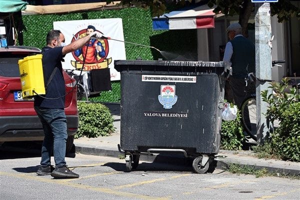 Ekipler, yaz mevsimiyle birlikte artış gösteren bakteri ve haşere riskine