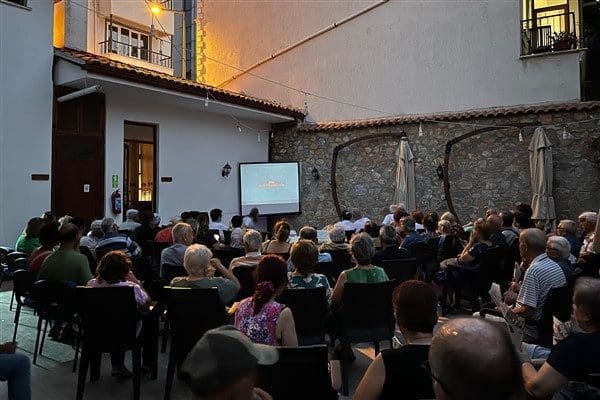 Nilüfer Caner 100 Yaş Evi’nde yaz dönemi için özel olarak