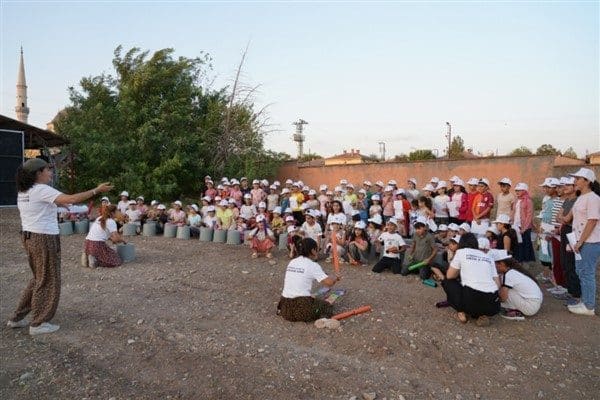 Kültür ve Sosyal İşler Dairesi Başkanlığı, çocukları eğlendirmek ve kültür-