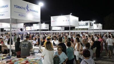 Fuarın 4’üncü günü, Udi Yervant’ın konseriyle başladı. Diyarbakır’ın türkülerine ve