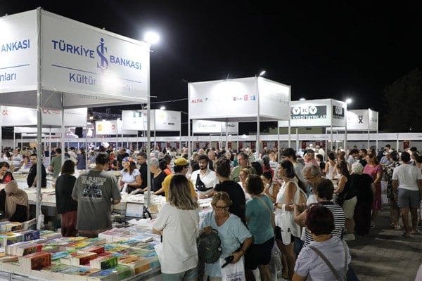 Fuarın 4’üncü günü, Udi Yervant’ın konseriyle başladı. Diyarbakır’ın türkülerine ve