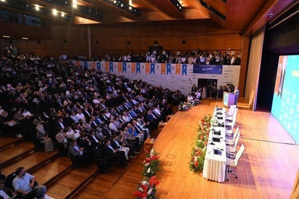 Milletvekilleri, belediye başkanları ve 3 kademe teşkilat yönetimlerinin hazır bulunduğu