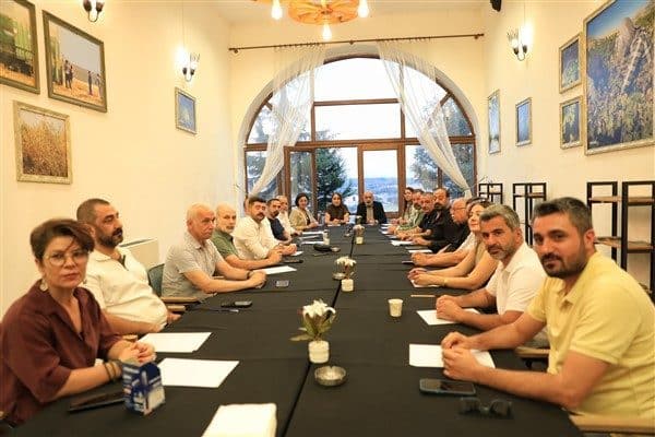 Toplantının ana gündemi, Amedspor’un Diyarbakır’ın tanıtımına ve toplumsal bütünlüğüne katkıları