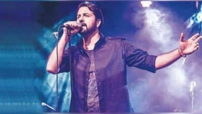 Efsane rock grubu Moğollar’ın solisti Emrah Karaca, Urla'nın eşsiz atmosferinde