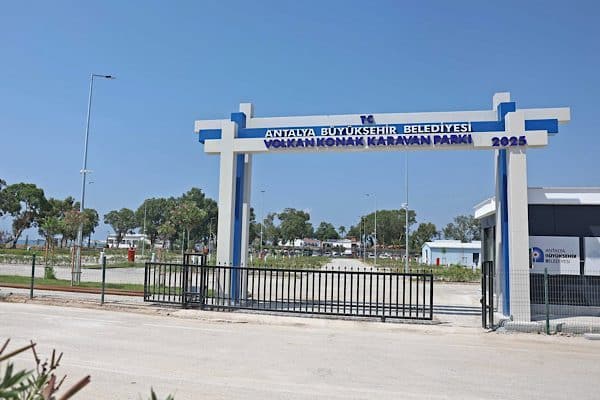 Antalya Büyükşehir Belediyesi 'nin, karavan turizmine yönelik yatırımlarından Lara bölgesinde