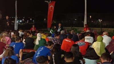 Konuşmasında okul yıllarına da değinen Bakan Bak, gençlere yönelik tavsiyelerde