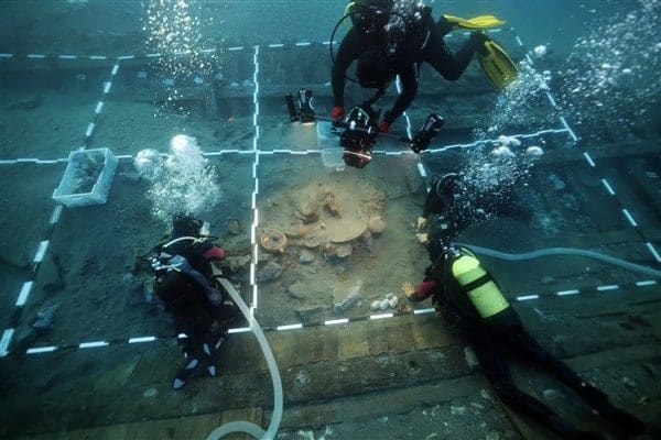 Kültür ve Turizm Bakanı Mehmet Nuri Ersoy, geçmişin izinin sadece karada