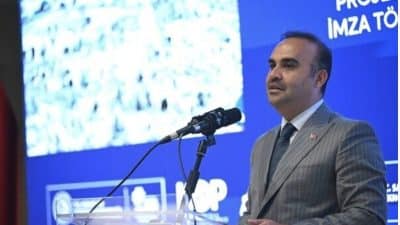 Sanayi ve Teknoloji Bakanı Kacır ,Erzincan ziyareti kapsamında Erzincan Belediye