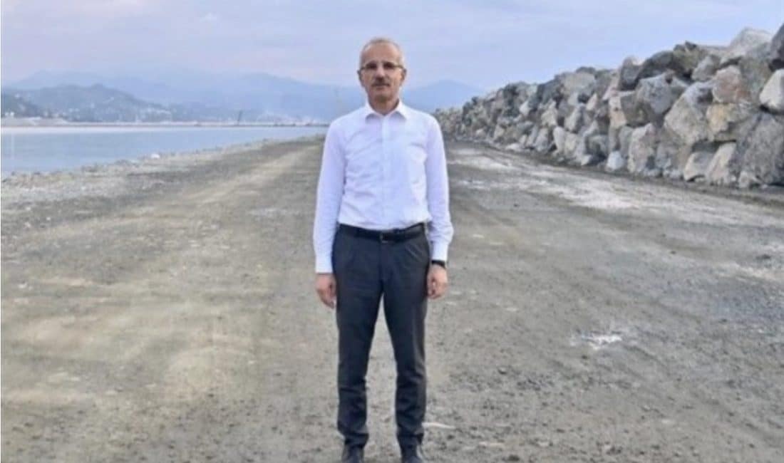 Ulaştırma ve Altyapı Bakanı Uraloğlu, resmi temaslarda bulunmak üzere Türkmenistan’a