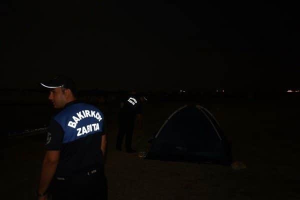 Ekipler, kamp alt yapısı bulunmayan ve konaklamanın yasak olduğu sahil