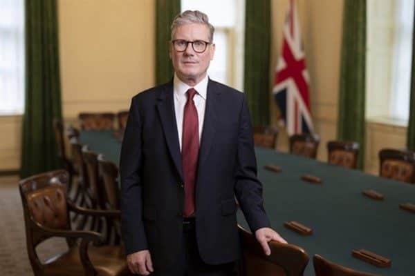 İngiltere Başbakanı Keir Starmer, uzun süredir çalışan kesimin konut sahibi