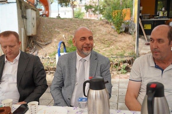 Orhangazi Belediye Başkanı Aydın’a Çınar Taksi’de gerçekleşen esnaf buluşmasında Belediye