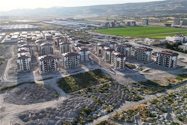 Projenin ilk etabı, bölge sakinlerine 572 bağımsız bölüm sunarak aşama