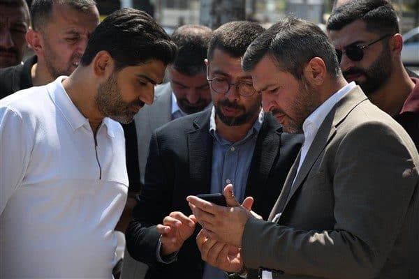 Ziyarette, bölgede devam eden dış cephe yenileme ve çevre düzenleme