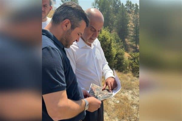 Mahalleyi ziyaret eden Başkan Çetinkaya yenileme çalışmaları devam eden Ormancılar