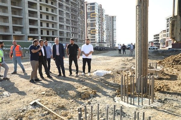 Kentin iki önemli ulaşım arterinde devam eden çalışmaları Samsun Büyükşehir