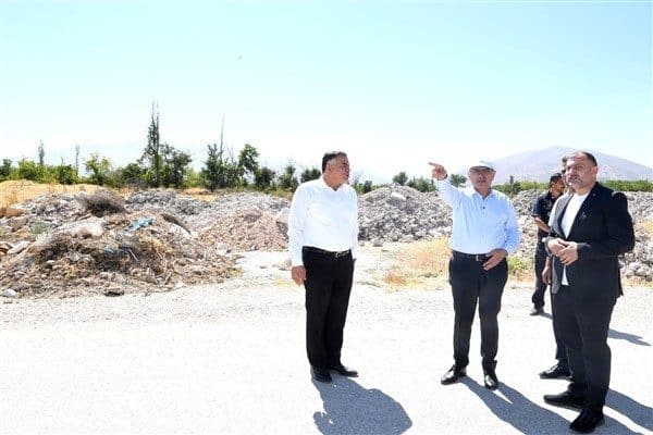 Bostanbaşı Mahallesi ve şehrin muhtelif yerlerinde kaçak olarak dökülen hafriyatlara