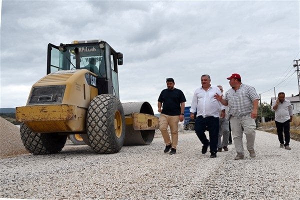 Ulaşım altyapısının güçlendirilmesi için çalışma yürüten Yalova Belediyesi Fen İşleri