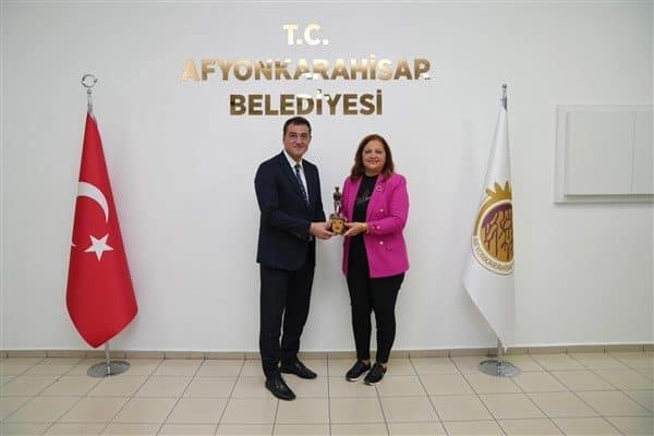 Ziyaret sırasında iki başkan, şehirler arasındaki iş birliği olanakları ve