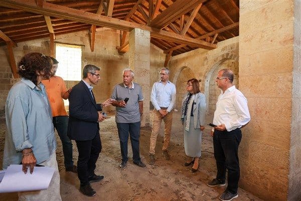 Büyükşehir Belediye Başkanı Fatma Şahin, restorasyonu devam eden ve tamamlanan