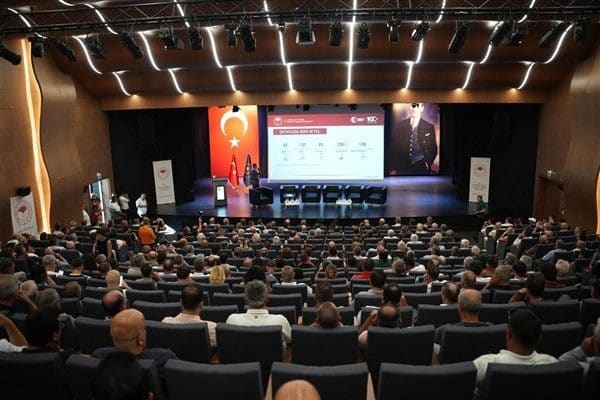 Çorlu TSO Enis Sülün Konferans Salonu ve Gösteri Merkezi'nde düzenlenen