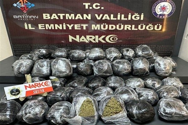 Narkotik Suçlarla Mücadele Şube Müdürlüğünce uyuşturucu madde ticareti yapan şahıslara