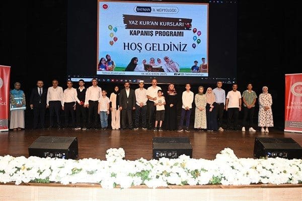 Necat Nasıroğlu Kongre ve Kültür Merkezinde yüzlerce öğrenci ve ailenin