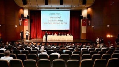 Malatya Valisi Yavuz, Kongre Kültür Merkezi’nde düzenlenen Battalgazi Kırsal Mahalle