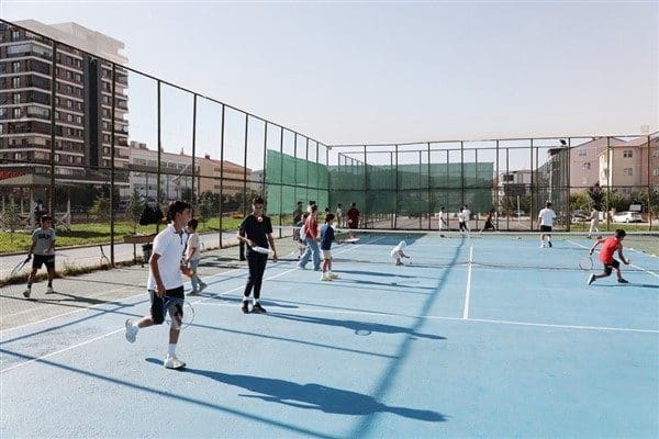 Bayburt Belediye Başkanı Mete Memiş, kortu ziyaret ederek Bayburt Belediyesi