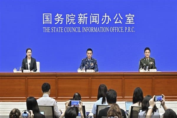 Başkent Beijing’de düzenlenecek askeri geçit töreni için hazırlıkların büyük ölçüde