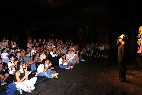 Burgaz Devlet Kukla Tiyatrosu’nun Burgaz Belediyesi desteği ile gerçekleştirdiği 12.