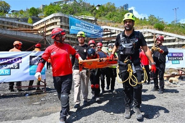17 Ağustos 1999 Marmara Depremi'nin 26. yıl dönümünde, Beşiktaş Belediyesi