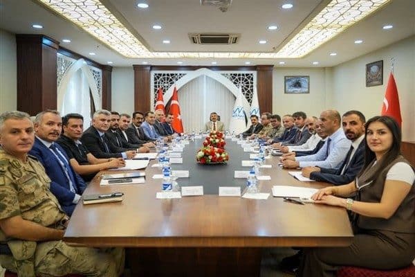 Etkinlikler öncesinde, Hakkari Valisi Ali Çelik başkanlığında Valilik Toplantı Salonu’nda