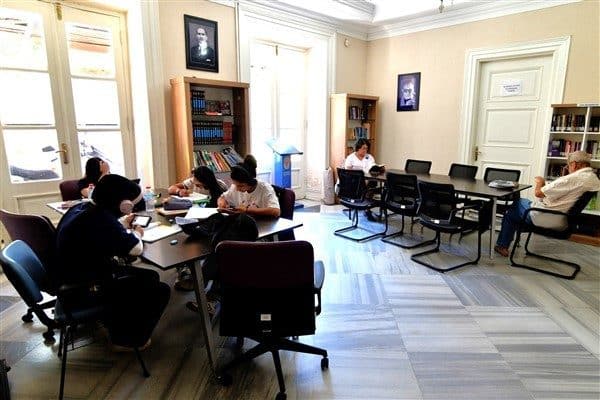Bornova Belediyesi’nin ilçeye kazandırdığı 8 kitaplık, 9 binin üzerinde üyesi