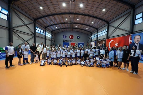 Bursa Büyükşehir Belediyesi tarafından düzenlenen Yaz Spor Okulları’nın ikinci dönemi