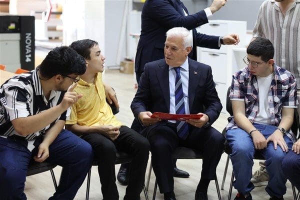Yeni eğitim-öğretim yılı öncesinde Büyükşehir Belediyesi tarafından ilkokul, ortaokul ve