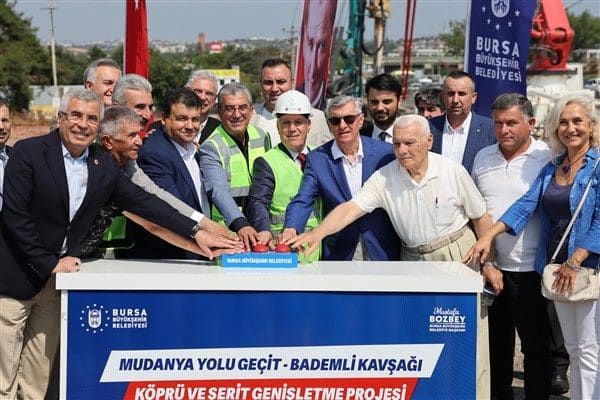 Sanayi Caddesi ile Nilüfer Bademli Kavşağı arasında hayata geçirilen köprü
